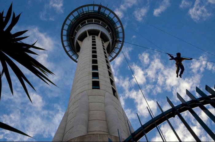 AUCKLAND - Sky City Tower - Sky Jump - Victoria Street - NEW ZEALAND