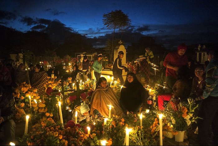Oaxaca-Mexico-Day of the Dead-Cemetery